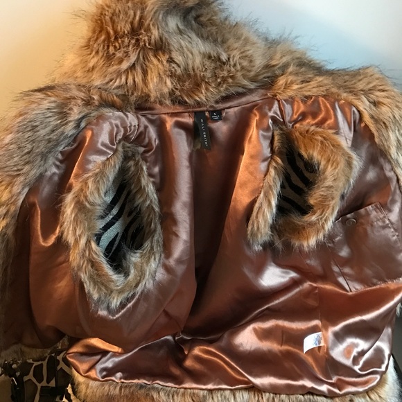 Faux fur vest - Picture 2 of 2